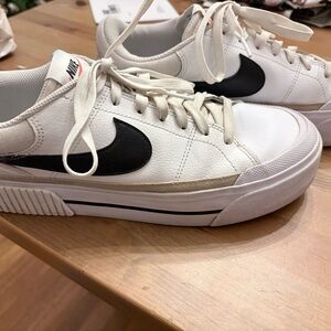 Nike White and Black Low-Top Sneakers